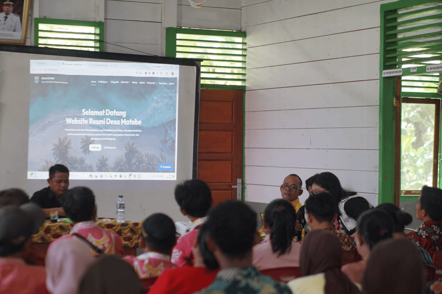 Musyawarah Desa Pembahasan Program Kerja KKN UNP 2026 di Balai Desa