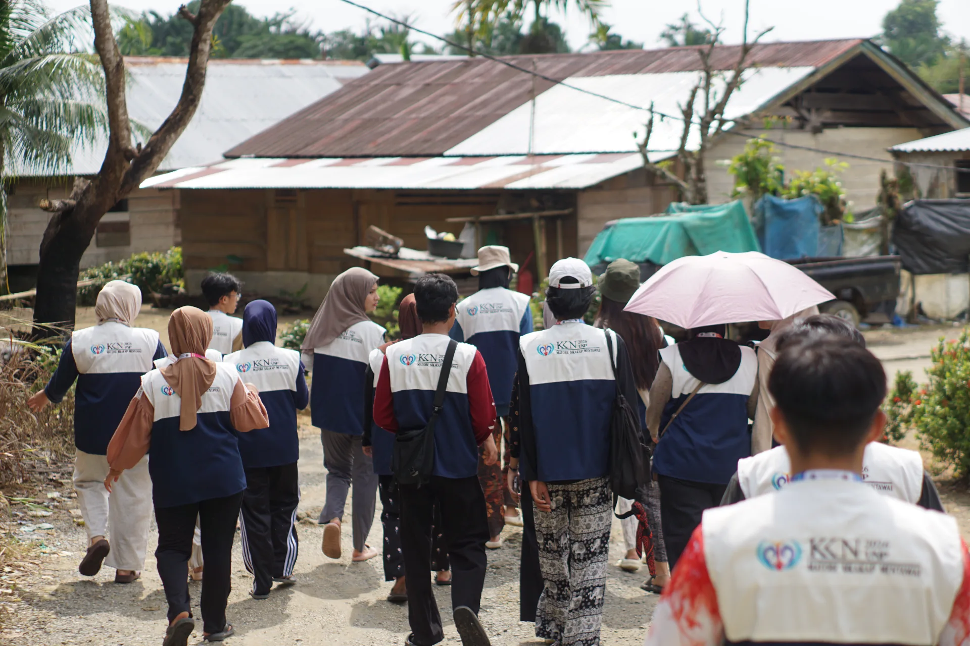 Mahasiswa KKN MATOBE UNP 2026 Mengenal Lingkungan dan Masyarakat Desa Matobe Melalui Kegiatan Observasi dan Interaksi Sosial