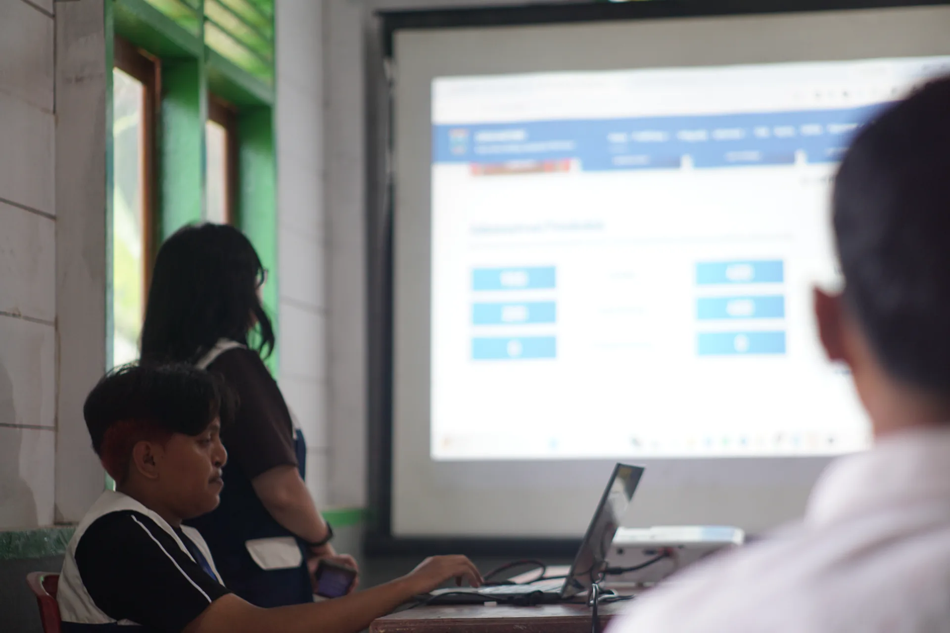 Mahasiswa KKN MATOBE UNP 2026 Mengajukan Program Pembuatan Website untuk Mendukung Digitalisasi Desa Matobe