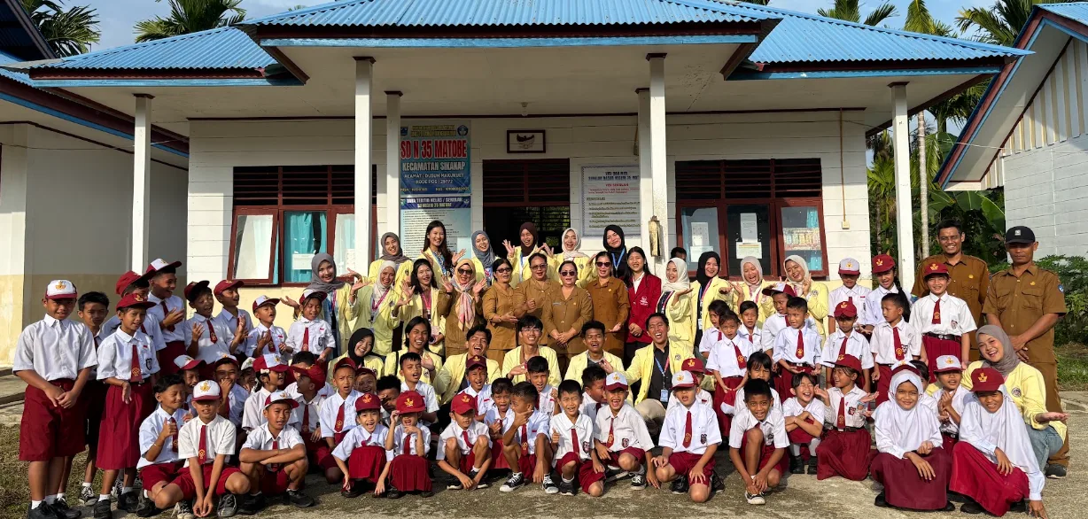 Mahasiswa KKN MATOBE UNP 2026 Berbagi Ilmu dan Inspirasi melalui Kegiatan Mengajar dan Mading Cita-Cita di SD Negeri 35 Matob