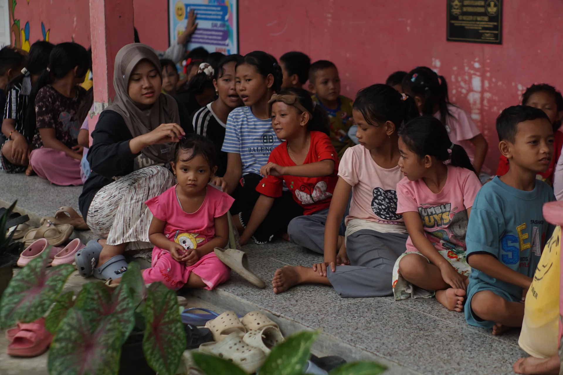 Membangun Kedekatan dan Semangat Belajar Anak melalui Posko Belajar Bersama Mahasiswa KKN MATOBE UNP 2026